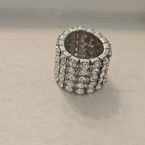 Streachy Crystal Ring